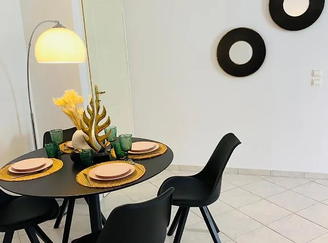 2 Bd Aprt 7\'Min Away From Acropolis